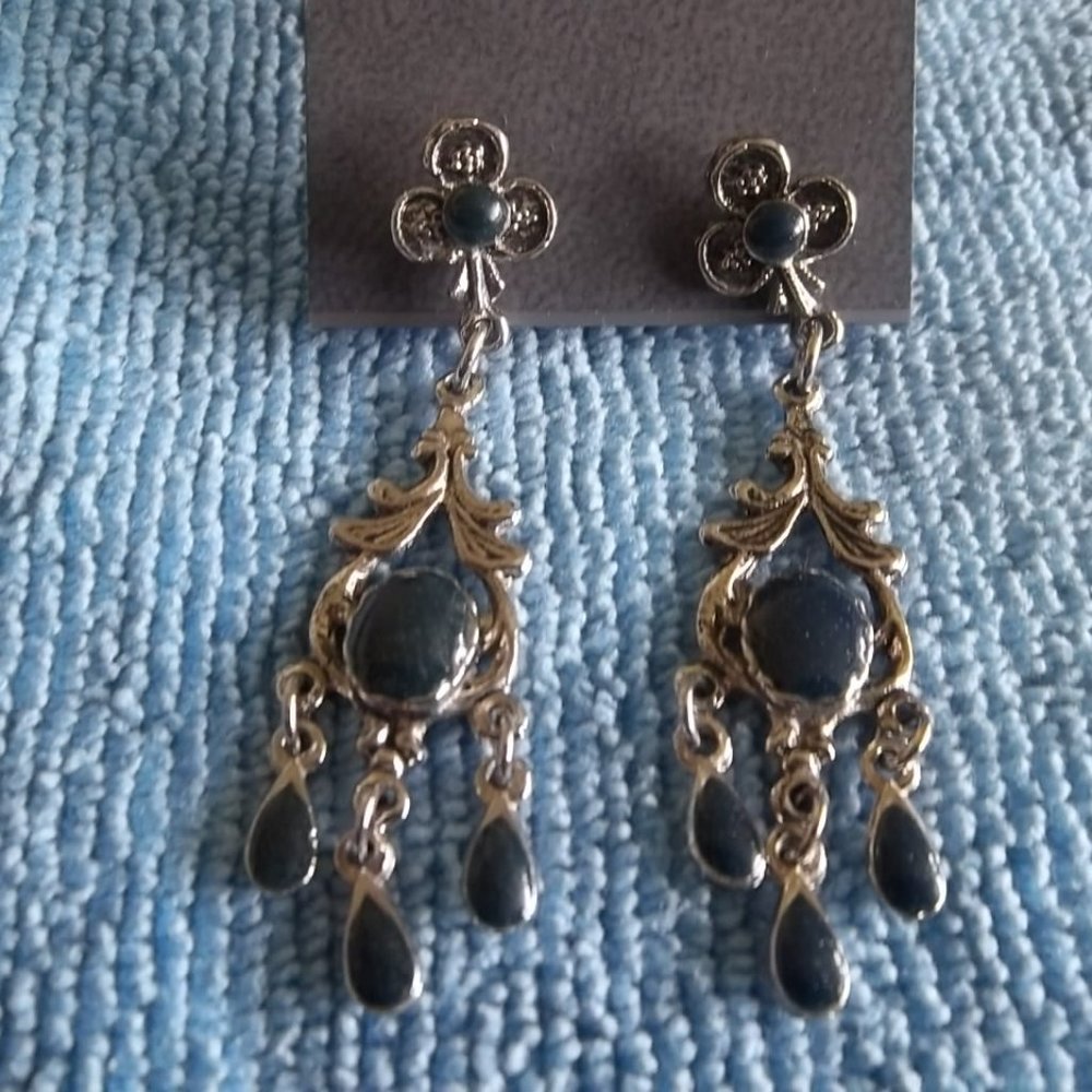 NWT Four Pairs of Earrings by Express - Picture 9 of 15